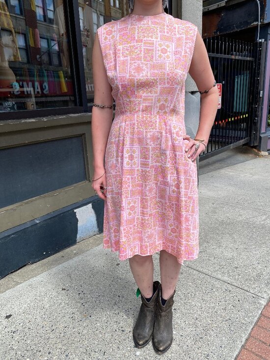 True Vintage Dresses & Skirts - Vintage 1960s Soft Cotton Floral Pink & Lime Grn Dress - Size 38 Bust/28 Waist